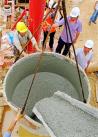 國(guó)內(nèi)首座跨海公鐵大橋首根鉆孔樁灌注成功