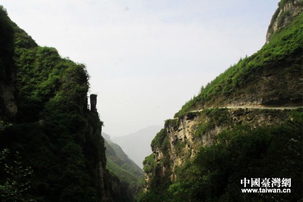 樂西公路上最艱巨的工程之一蓑衣嶺。（中國臺灣網(wǎng) 宣玲玲 攝 ）