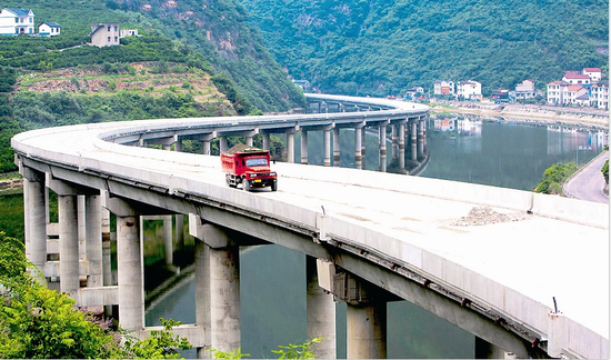 興山建全國首條水上生態(tài)公路 預(yù)計(jì)7月底通車